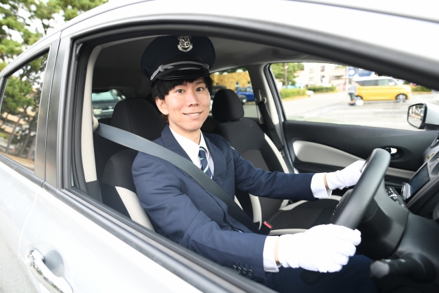 タクシー運転手の採用にSNSを活用｜成功する会社の共通点